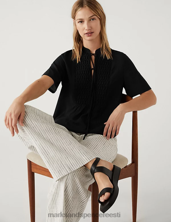 Riietus ee Marks & Spencer naised v-kaelusega smokeeritud popover pluus must NZTRN3124